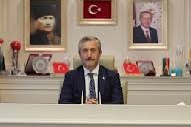 Başkan Tahmazoğlu, 29 Ekim Cumhuriyet Bayramı'nın 101. Yıl dönümünü kutladı