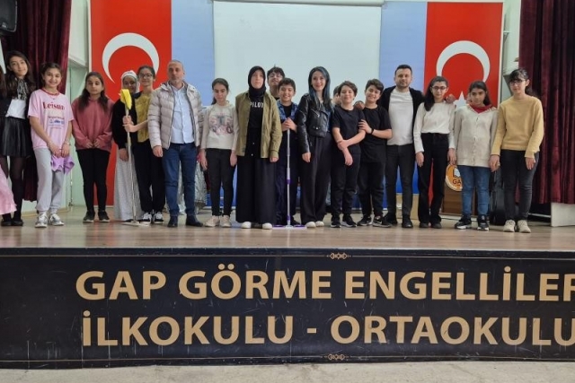 GKV'li öğrencilerden anlamlı oyun