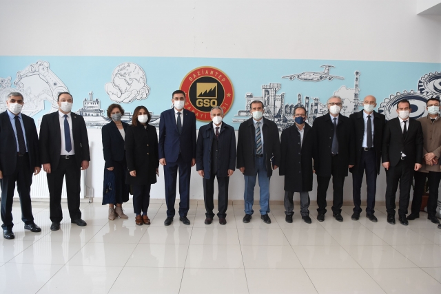 GAÜN Rektörü Prof. Dr. Arif Özaydın model fabrikayı ziyaret etti