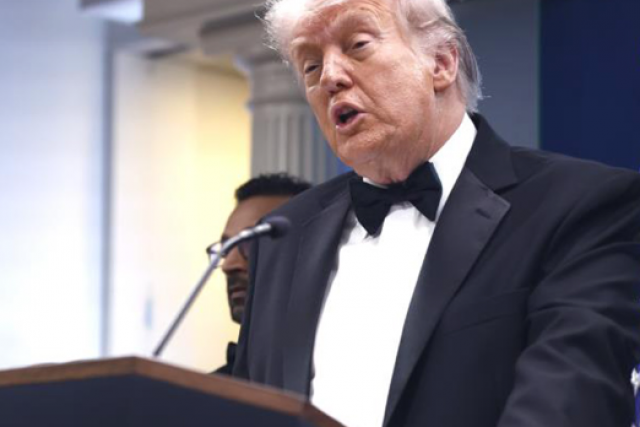 Trump: "İran ile ABD’nin birkaç gün önce görüşmeleri kestiğine dair sahte haberler gerçek değil"