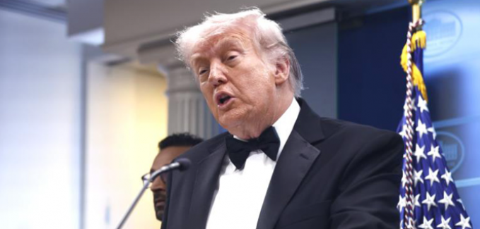Trump: "İran ile ABD’nin birkaç gün önce görüşmeleri kestiğine dair sahte haberler gerçek değil"
