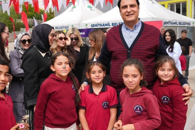 Şehitkamil’de bilim şenliği başladı Şehitkamil’de bilim şenliği başladı